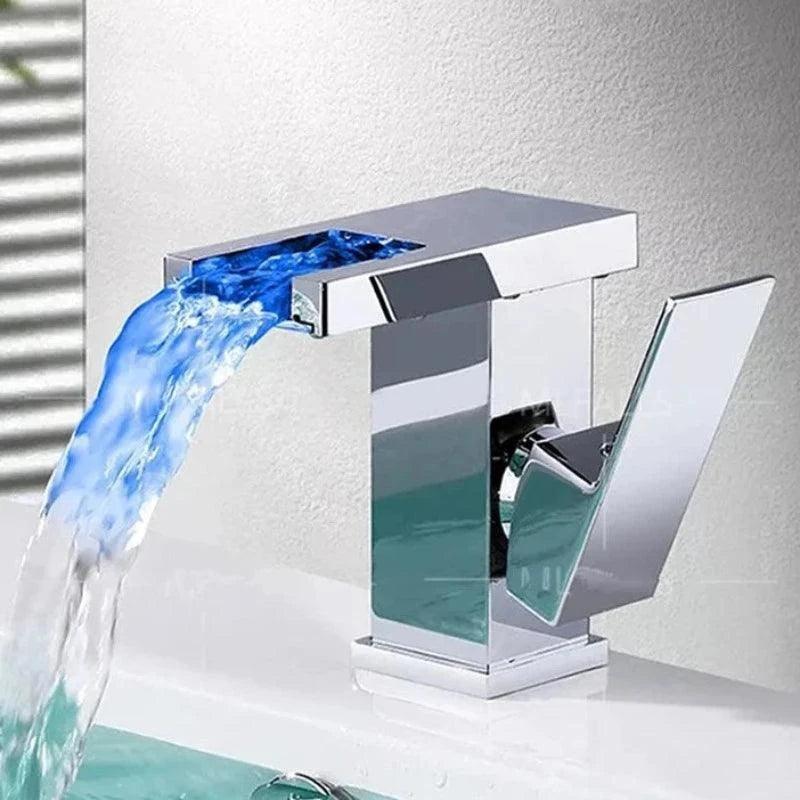 Torneira para Banheiro em Cascata LED Noble